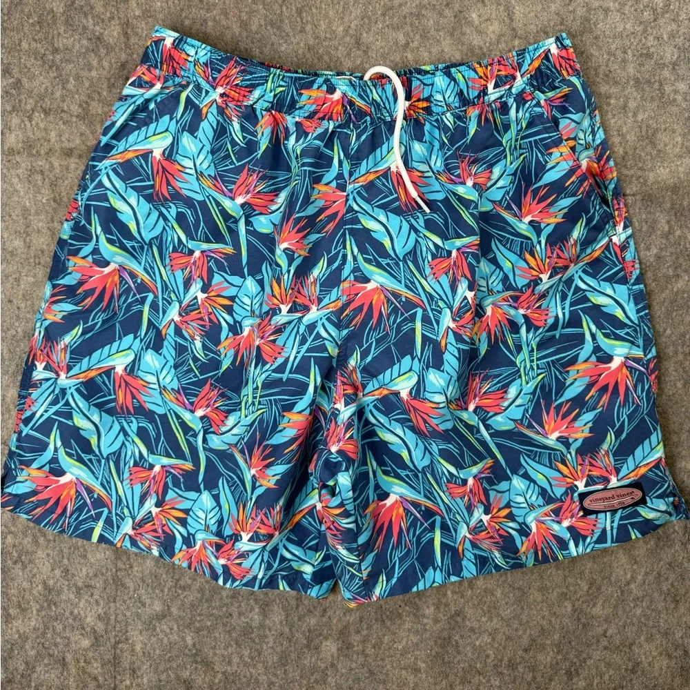 Vineyard Vines Men SIZE‎ LARGE 6” inch Inseam Blue Floral Swimming Trunks Shorts